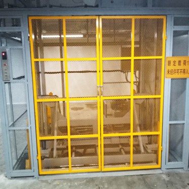 電路公司定制升降平臺案例