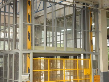 汽車(chē)直頂式升降機(jī)