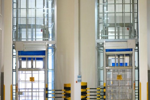 剪叉式升降和導(dǎo)軌式升降機哪個好？