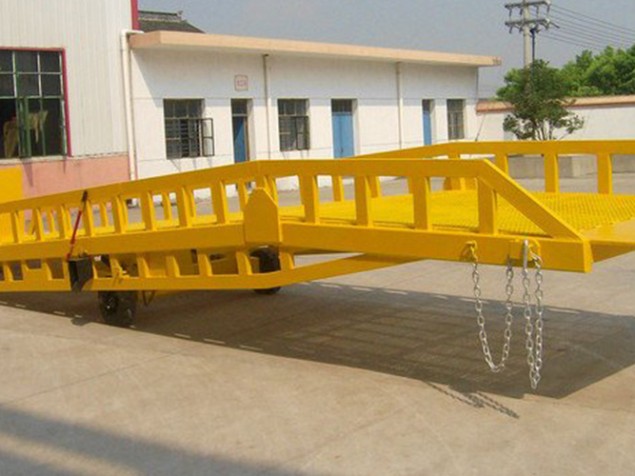移動液壓登車橋