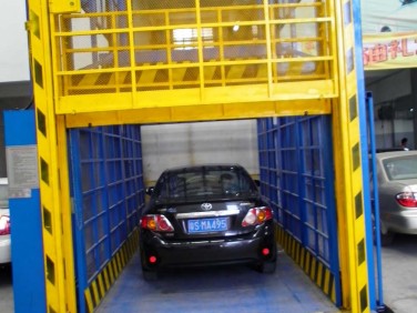 汽車(chē)4S店升降機(jī)