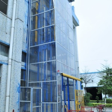 食品行業(yè)安裝升降機